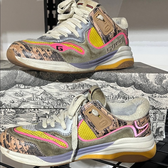 Gucci Women's Pink and Yellow Sneakers